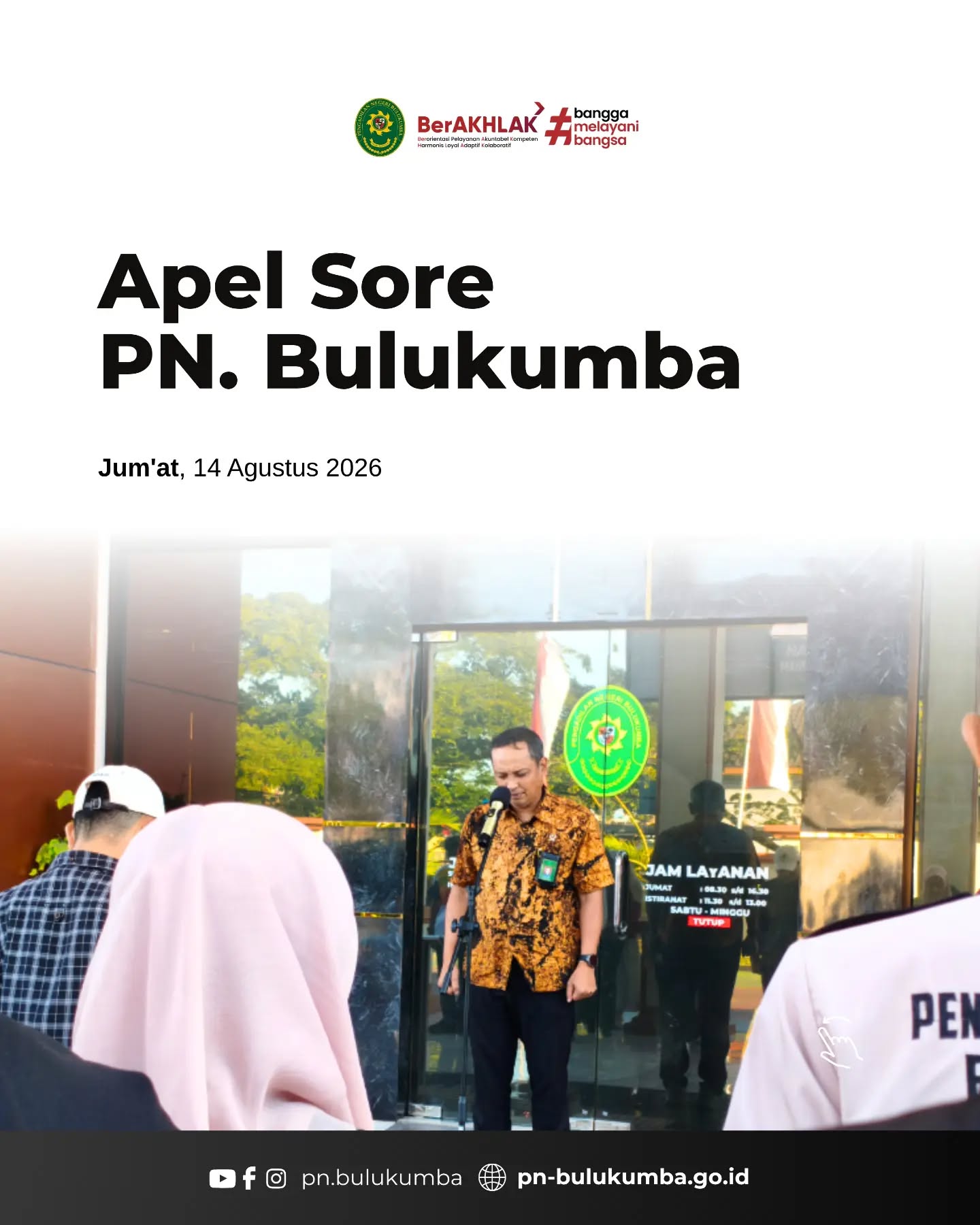 APEL SORE PENGADILAN NEGERI BULUKUMBA

📍 Pengadilan Negeri Bulukumba
📅 Jumat, 14 Agustus 2026

Pengadilan Negeri Bulukumba melaksanakan apel sore yang dipimpin oleh Wakil Ketua Pengadilan Negeri Bulukumba, Bapak Henu Sistha Aditya, S.H., M.H.

Apel diawali dengan pengucapan Yel-Yel AMPUH dan **7 Nilai Utama Badan Peradilan, kemudian dilanjutkan dengan amanat Pembina Apel.

Dalam amanatnya, Wakil Ketua menyampaikan apresiasi dan ucapan terima kasih kepada seluruh aparatur atas kinerja yang telah dilaksanakan dengan baik, serta partisipasi dan antusiasme dalam mengikuti berbagai kegiatan dalam rangka memeriahkan **HUT ke-81 Kemerdekaan RI** dan **HUT ke-81 Mahkamah Agung RI**.

Selanjutnya, disampaikan kembali pentingnya mempersiapkan diri dan seluruh kelengkapan yang diperlukan dalam menghadapi Desk Evaluasi Zona Integritas, agar seluruh proses dapat berjalan dengan baik dan optimal. Wakil Ketua juga mengingatkan seluruh aparatur terkait agenda **Upacara Peringatan HUT ke-81 Kemerdekaan RI pada Senin mendatang agar dapat dipersiapkan dengan sebaik-baiknya.

Amanat apel sore ditutup dengan doa, sebagai ungkapan syukur dan harapan agar seluruh rangkaian kegiatan serta pelaksanaan tugas ke depan senantiasa diberikan kelancaran.

HUT ke-81 RI — “Indonesia Berdaulat, Adil, dan Makmur”
HUT ke-81 Mahkamah Agung RI — “Peradilan Luhur, Indonesia Makmur”

====================

Media Sosial Resmi Pengadilan Negeri Bulukumba:
📱 Instagram: @pn_bulukumba
📘 Facebook: Pengadilan Negeri Bulukumba
▶️ YouTube: Pengadilan Negeri Bulukumba